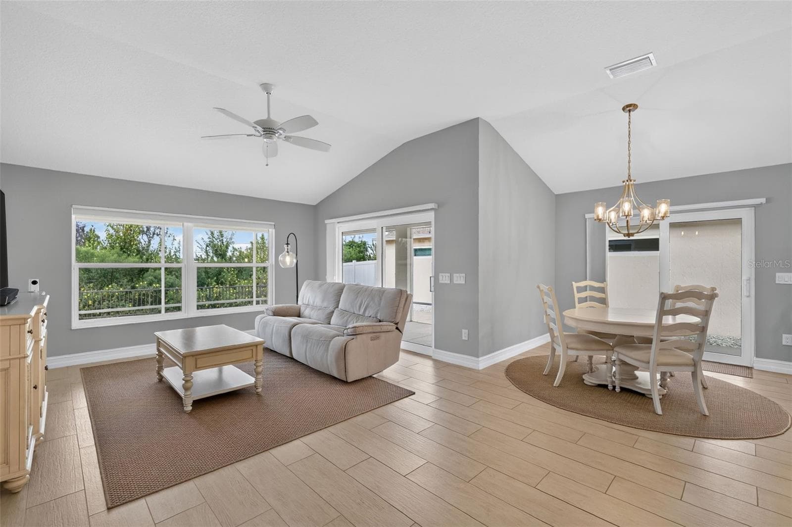Single Family Residence at 974 JAY ST, THE VILLAGES, photo 7 of 39
