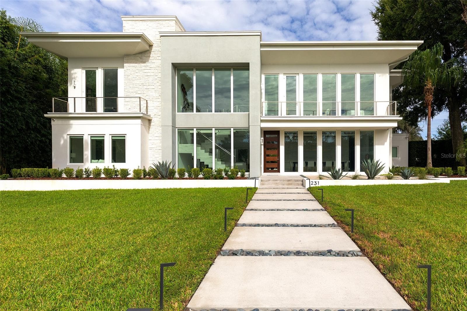 231 CHELTON CIR