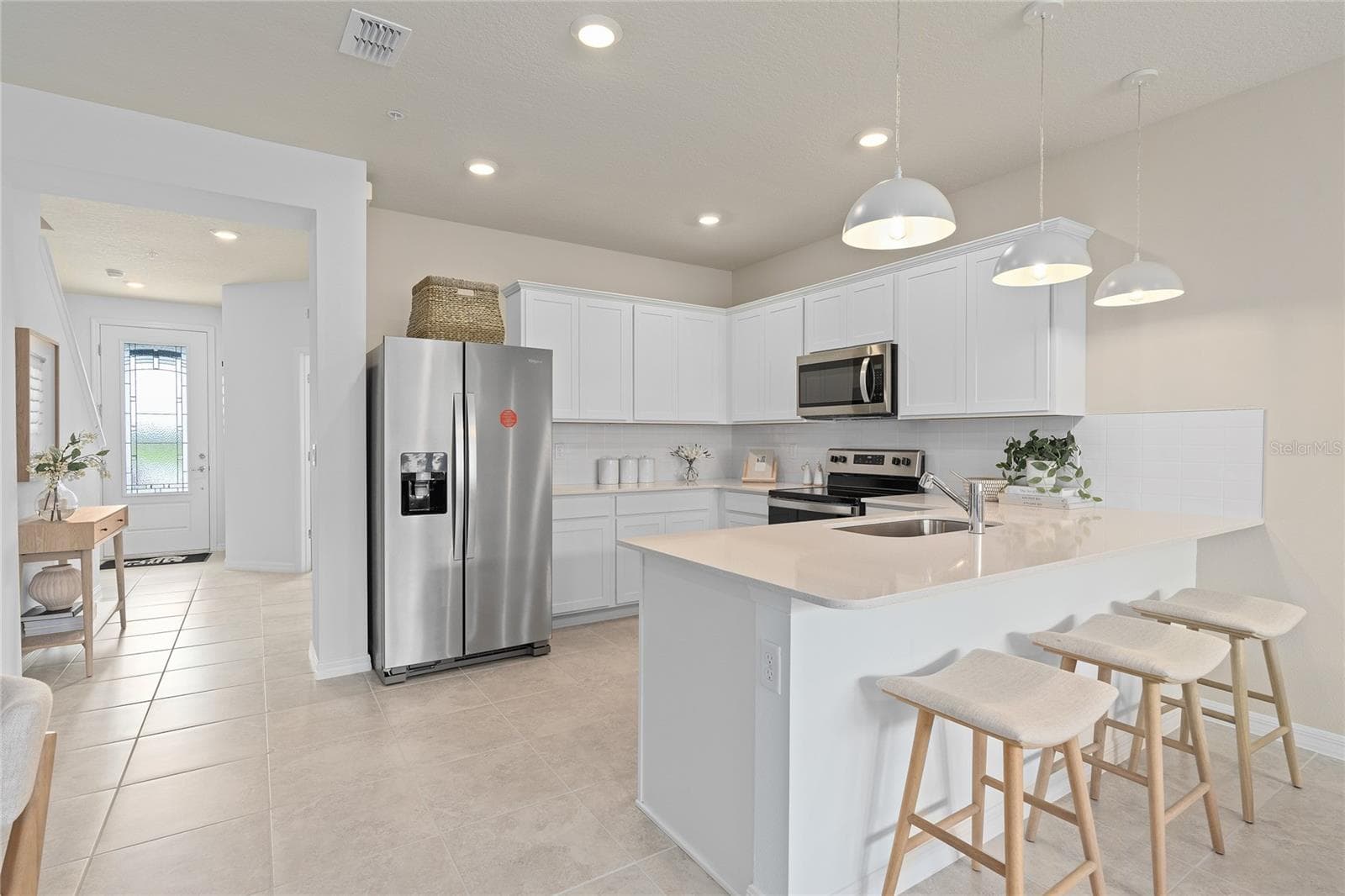 Model Home Design Only. Pictures and furnishings are for illustrative purposes only. Elevations, colors and options may vary. Furniture is for model home staging only. - 6403 ARGENT WOOD DRIVE, WINTER GARDEN