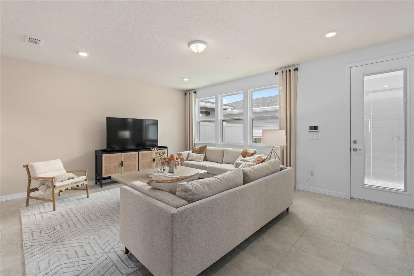 Model Home Design Only. Pictures and furnishings are for illustrative purposes only. Elevations, colors and options may vary. Furniture is for model home staging only. - 6403 ARGENT WOOD DRIVE, WINTER GARDEN
