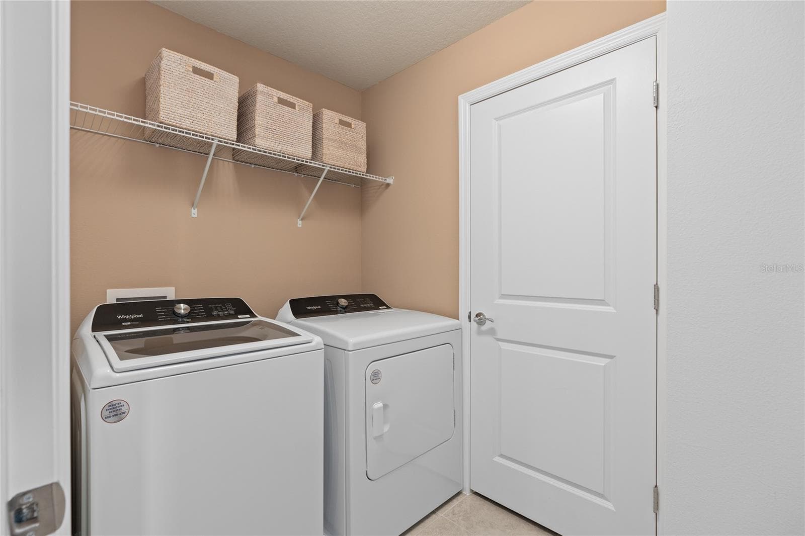 Model Home Design Only. Pictures and furnishings are for illustrative purposes only. Elevations, colors and options may vary. Furniture is for model home staging only. - 6403 ARGENT WOOD DRIVE, WINTER GARDEN