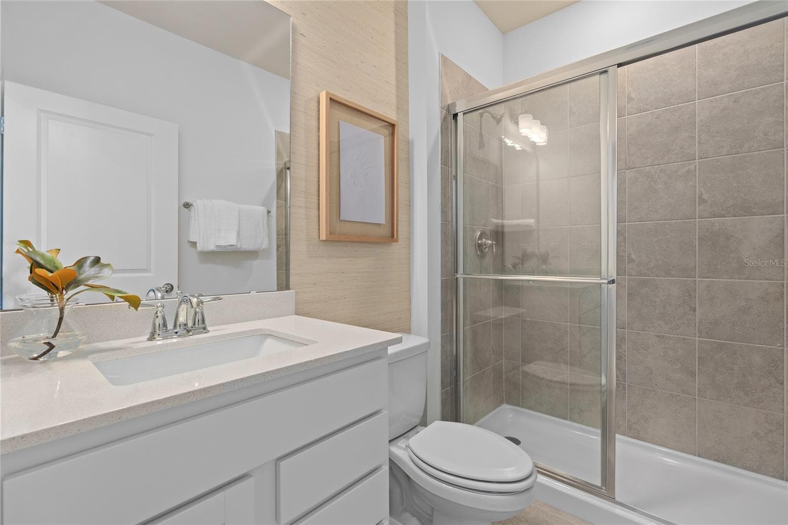 Model Home Design Only. Pictures and furnishings are for illustrative purposes only. Elevations, colors and options may vary. Furniture is for model home staging only. - 6403 ARGENT WOOD DRIVE, WINTER GARDEN
