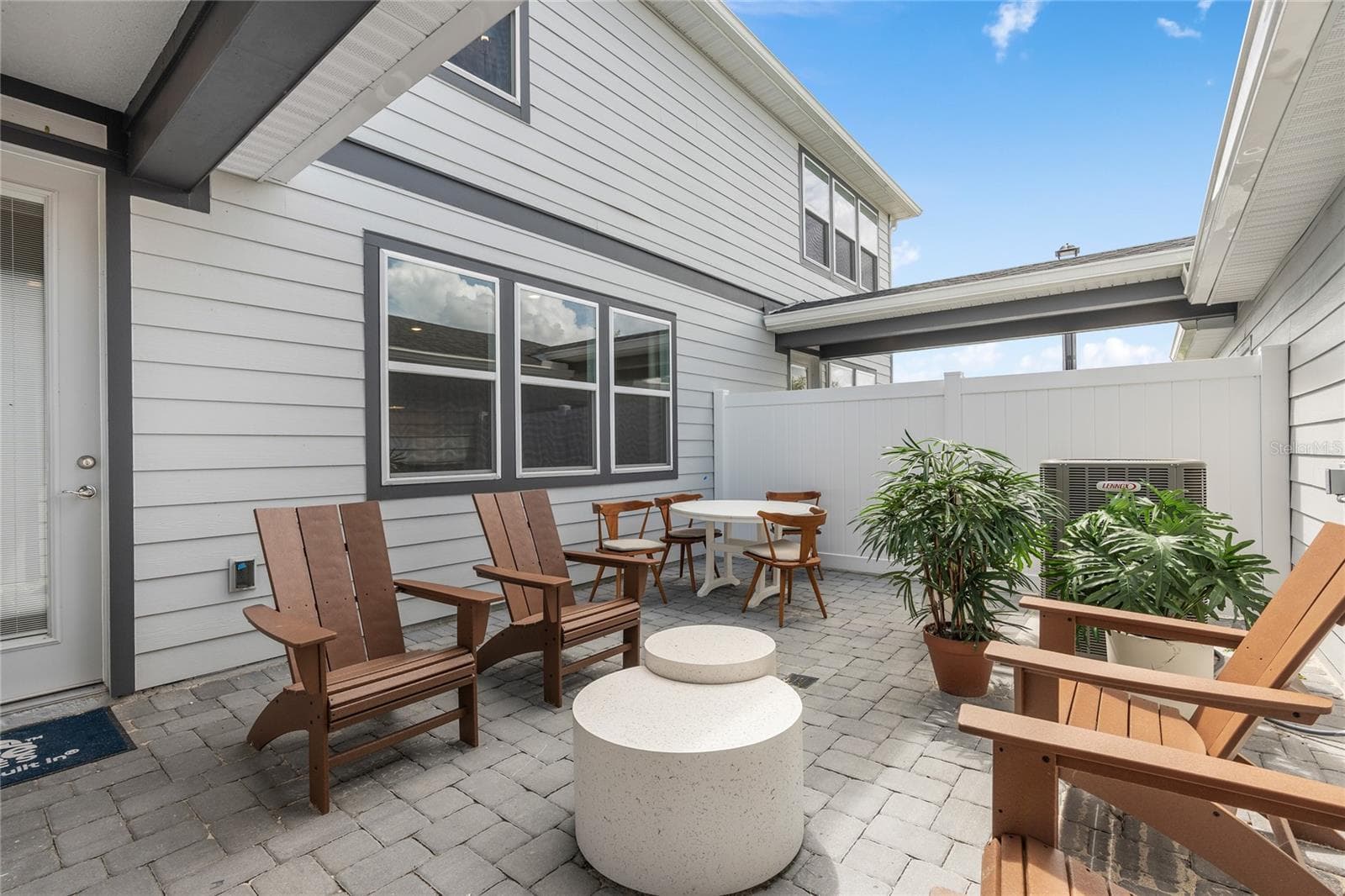 Model Home Design Only. Pictures and furnishings are for illustrative purposes only. Elevations, colors and options may vary. Furniture is for model home staging only. - 6403 ARGENT WOOD DRIVE, WINTER GARDEN