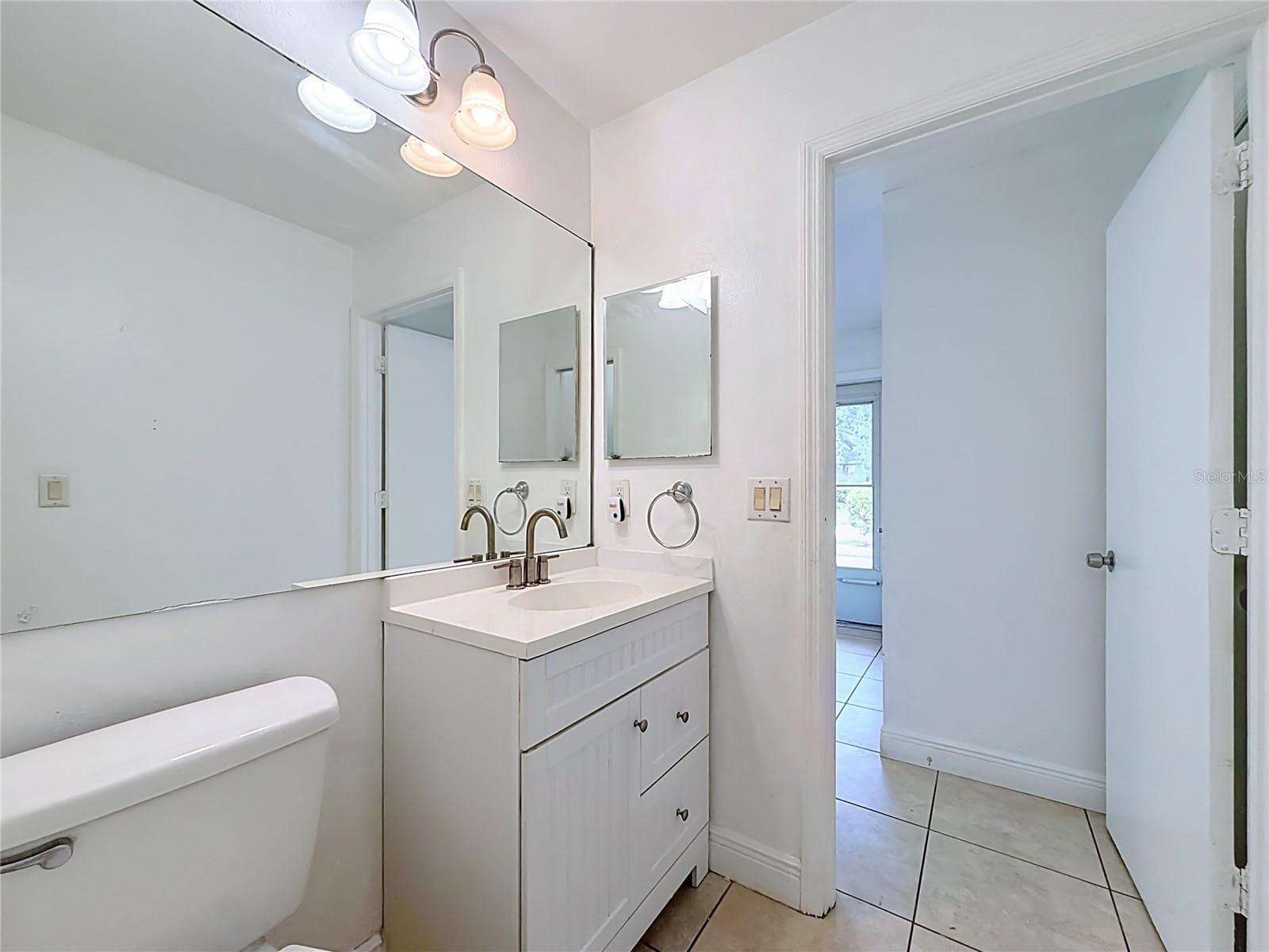 Townhouse at 13518 SUMMERTON DR, ORLANDO, photo 19 of 34