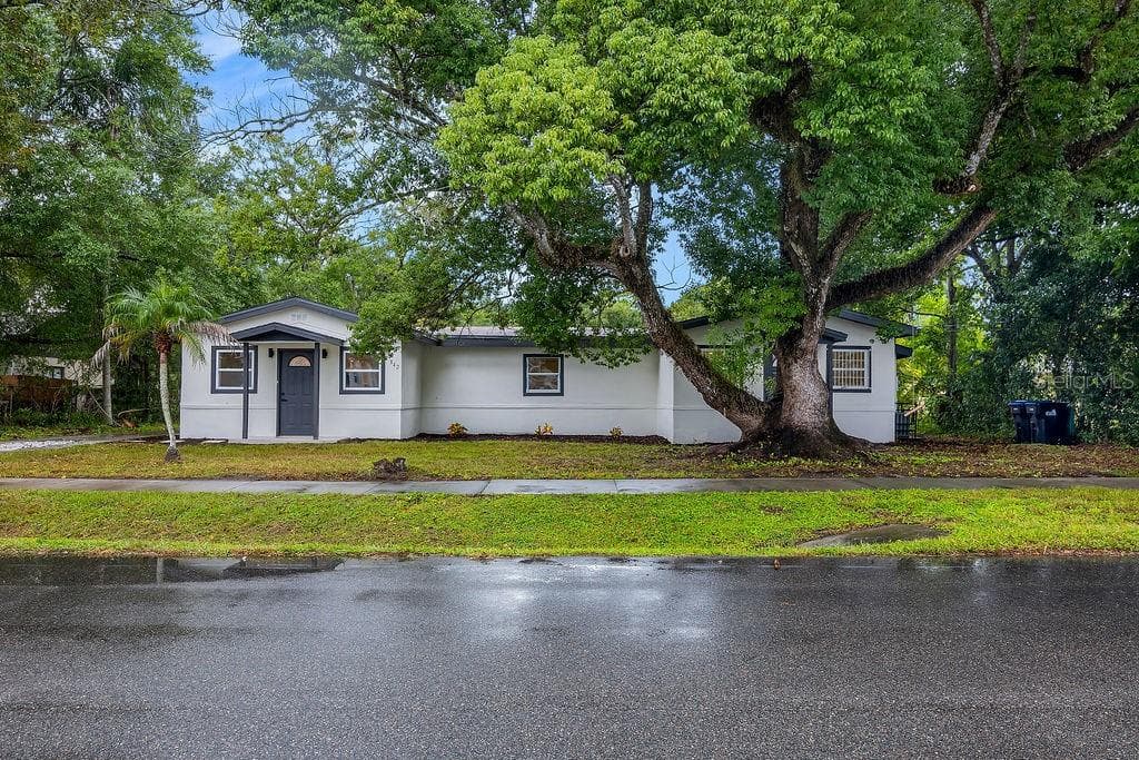 Single Family Residence at 842 DENNIS AVE, ORLANDO, photo 4 of 36