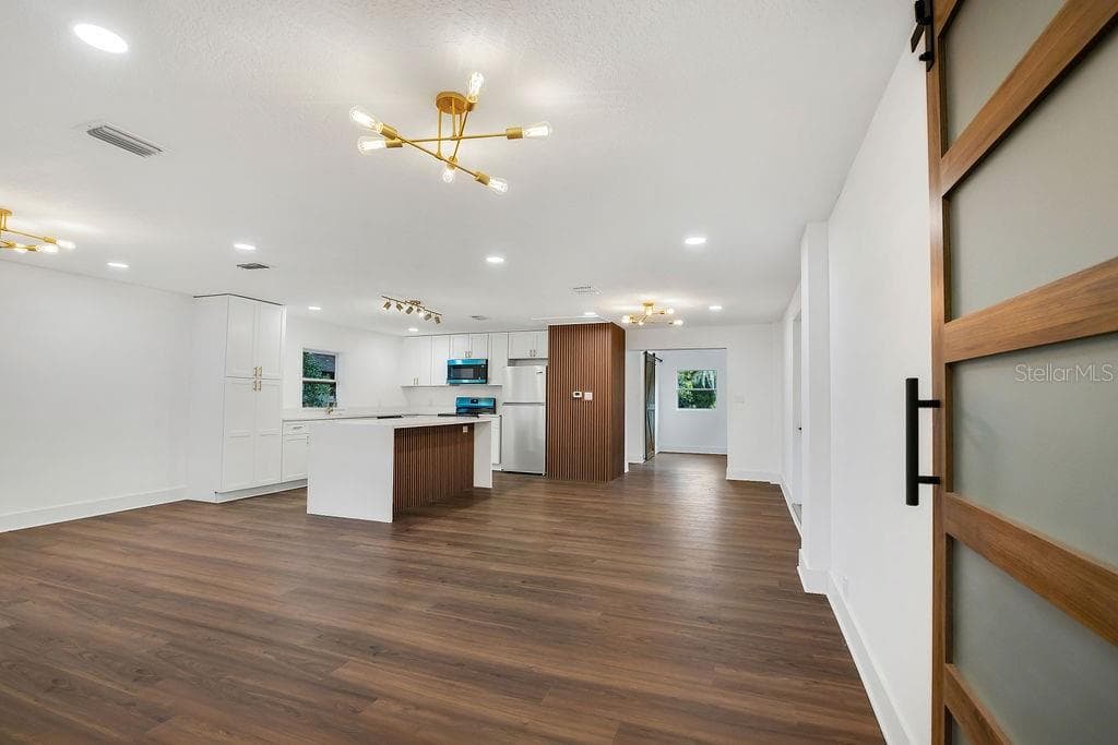 Single Family Residence at 842 DENNIS AVE, ORLANDO, photo 12 of 36