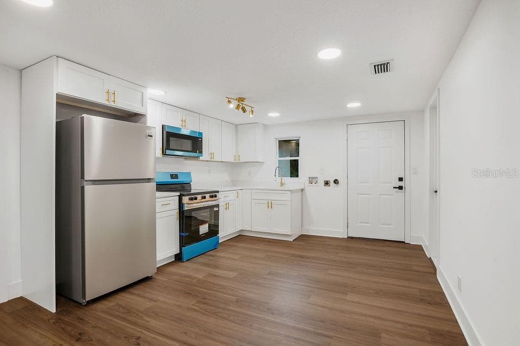 Single Family Residence at 842 DENNIS AVE, ORLANDO, photo 21 of 36