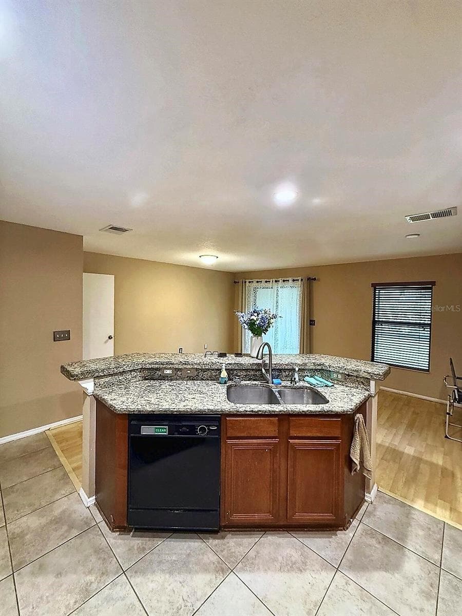 Townhouse at 2607 OLEANDER LAKES, BRANDON, photo 2 of 33