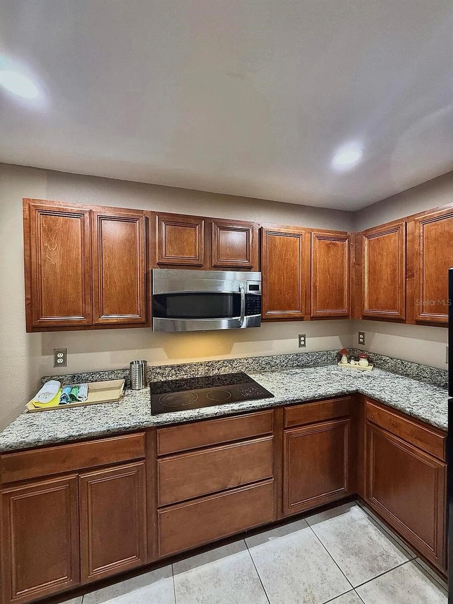 Townhouse at 2607 OLEANDER LAKES, BRANDON, photo 3 of 33