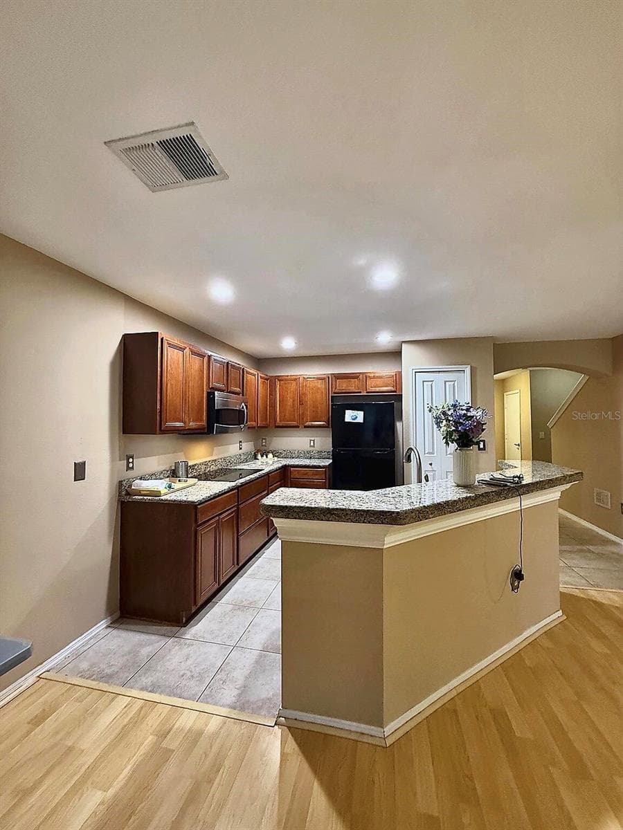 Townhouse at 2607 OLEANDER LAKES, BRANDON, photo 4 of 33