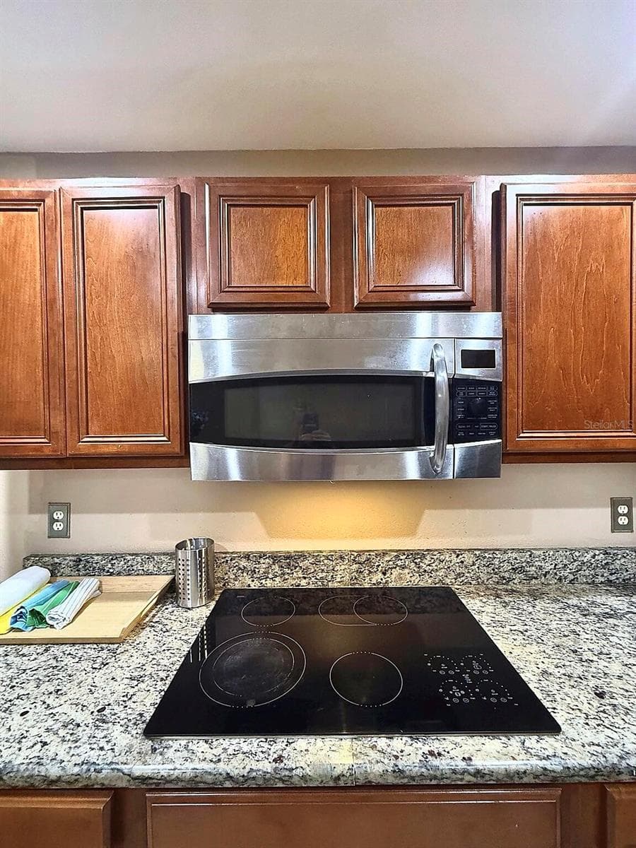 Townhouse at 2607 OLEANDER LAKES, BRANDON, photo 6 of 33