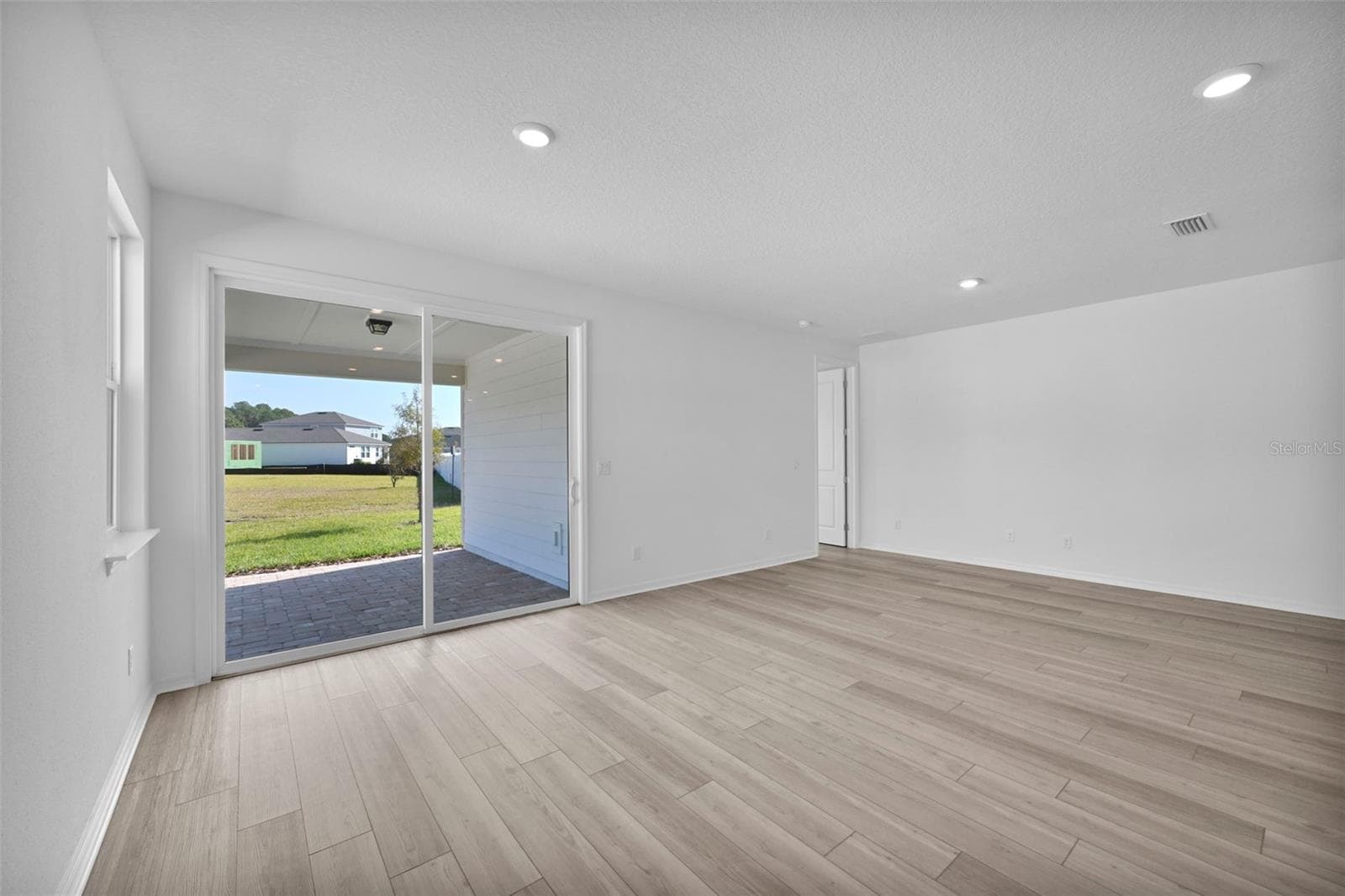 Inventory Home Pictured - 343 FISHTAIL PL, PALM COAST
