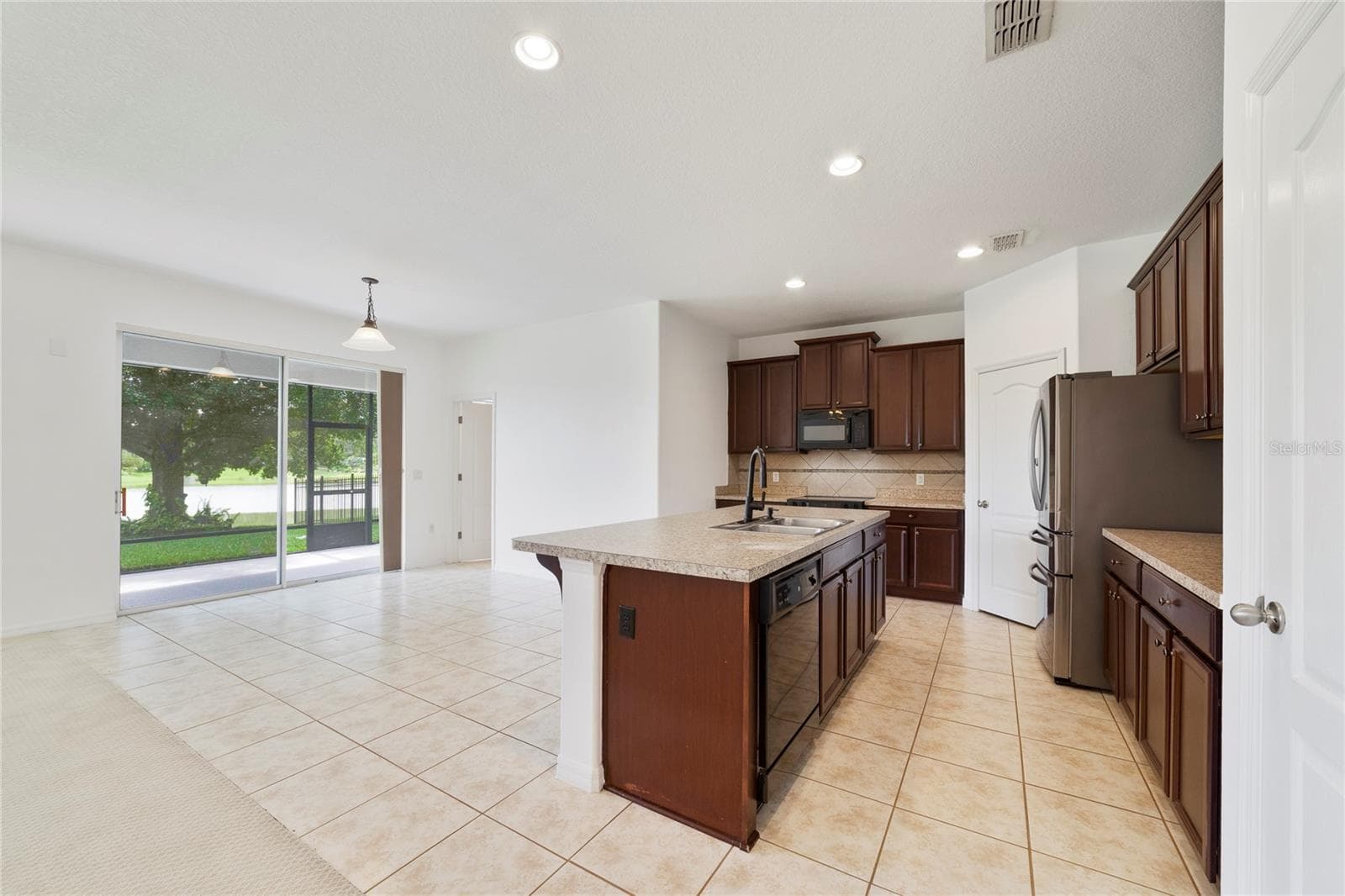 Single Family Residence at 8036 CRUSHED PEPPER AVE, ORLANDO, photo 8 of 41