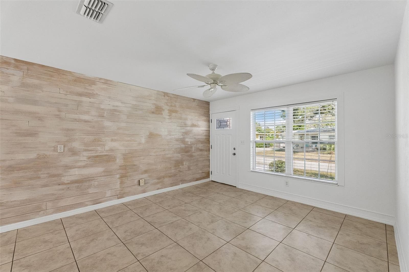 Single Family Residence at 2 ROBBEN TER, DAYTONA BEACH, photo 4 of 26