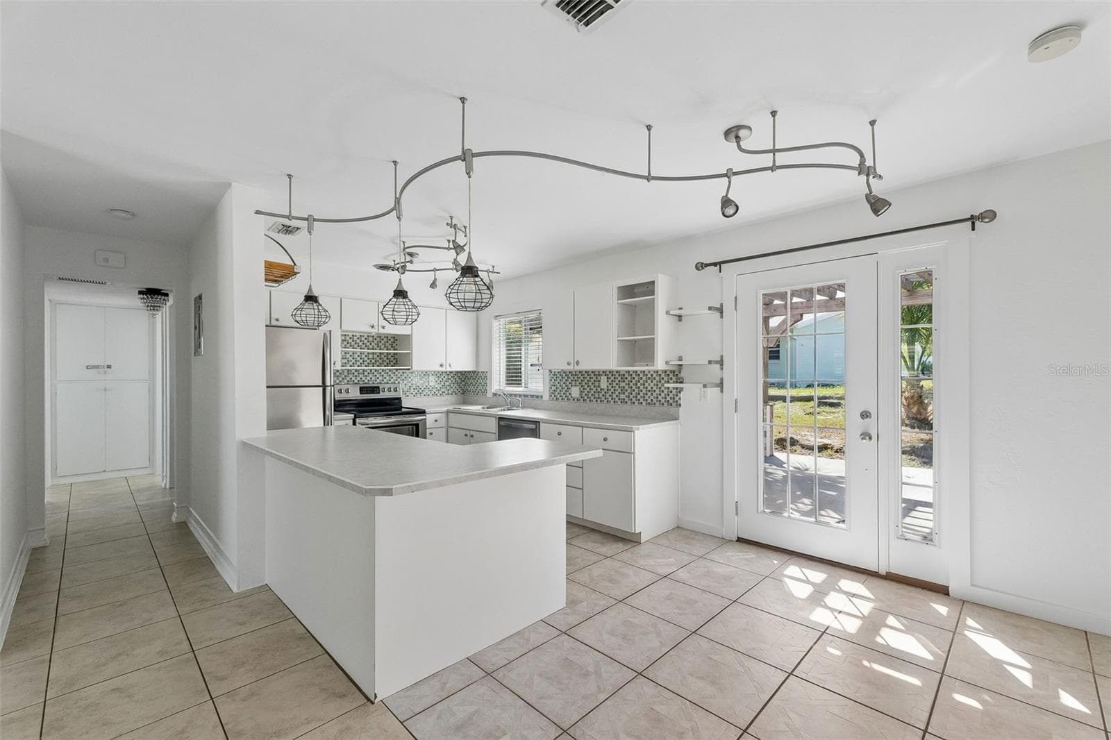 Single Family Residence at 2 ROBBEN TER, DAYTONA BEACH, photo 7 of 26