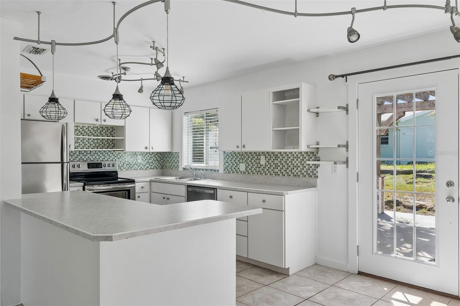 Single Family Residence at 2 ROBBEN TER, DAYTONA BEACH, photo 9 of 26