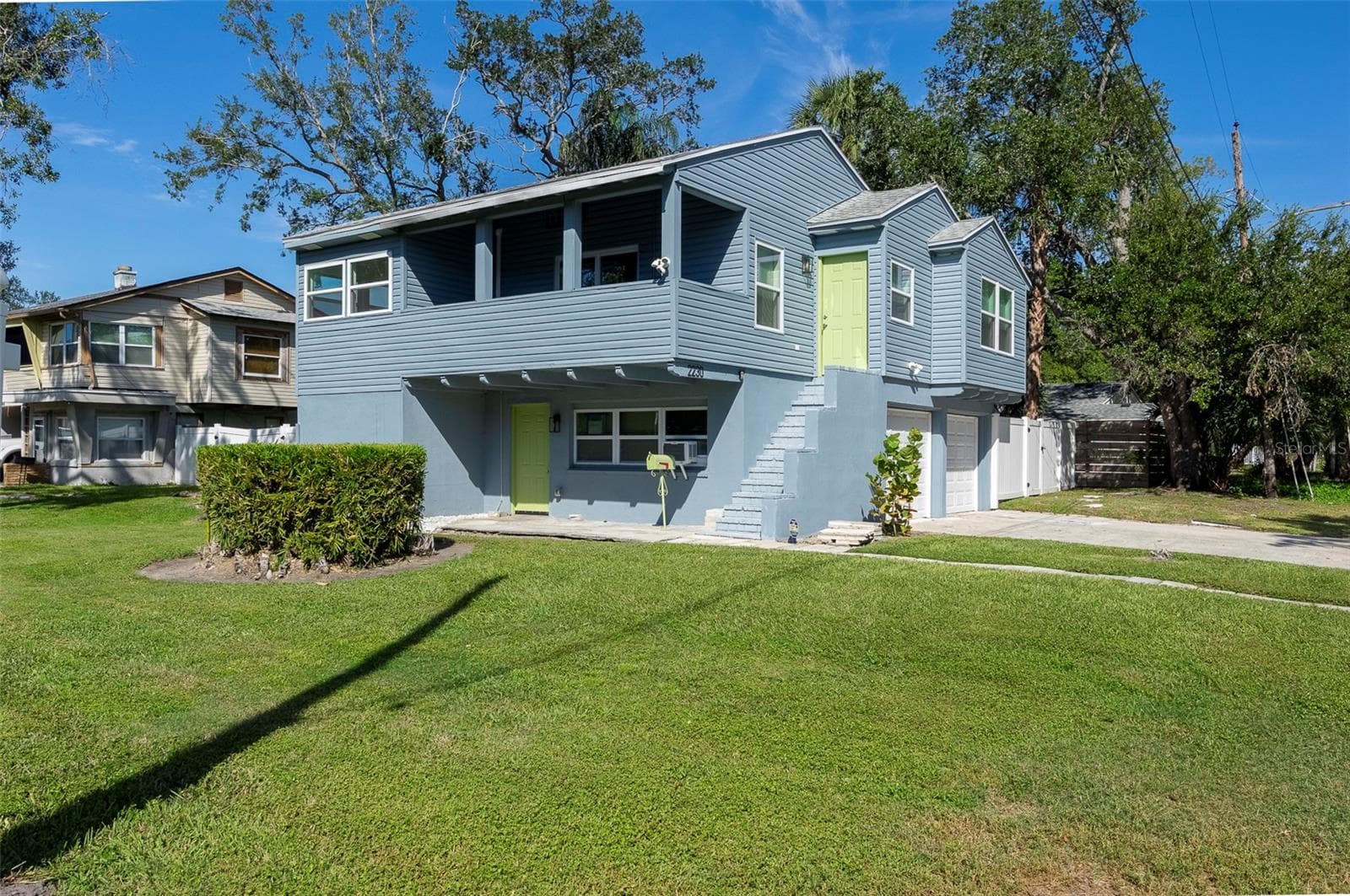 Single Family Residence at 2230 E HARBOR DR S, ST PETERSBURG, photo 2 of 31