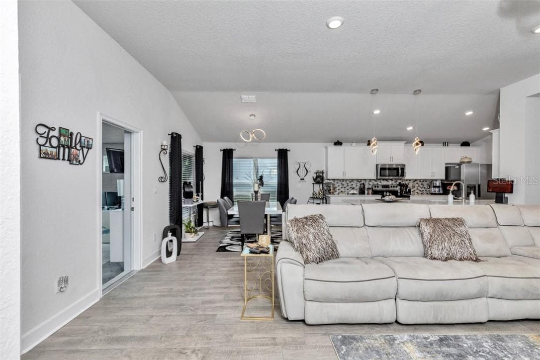 Single Family Residence at 657 W Twisted Oaks DR, BEVERLYHILLS FL 34465, Beverly Hills, photo 7 of 24