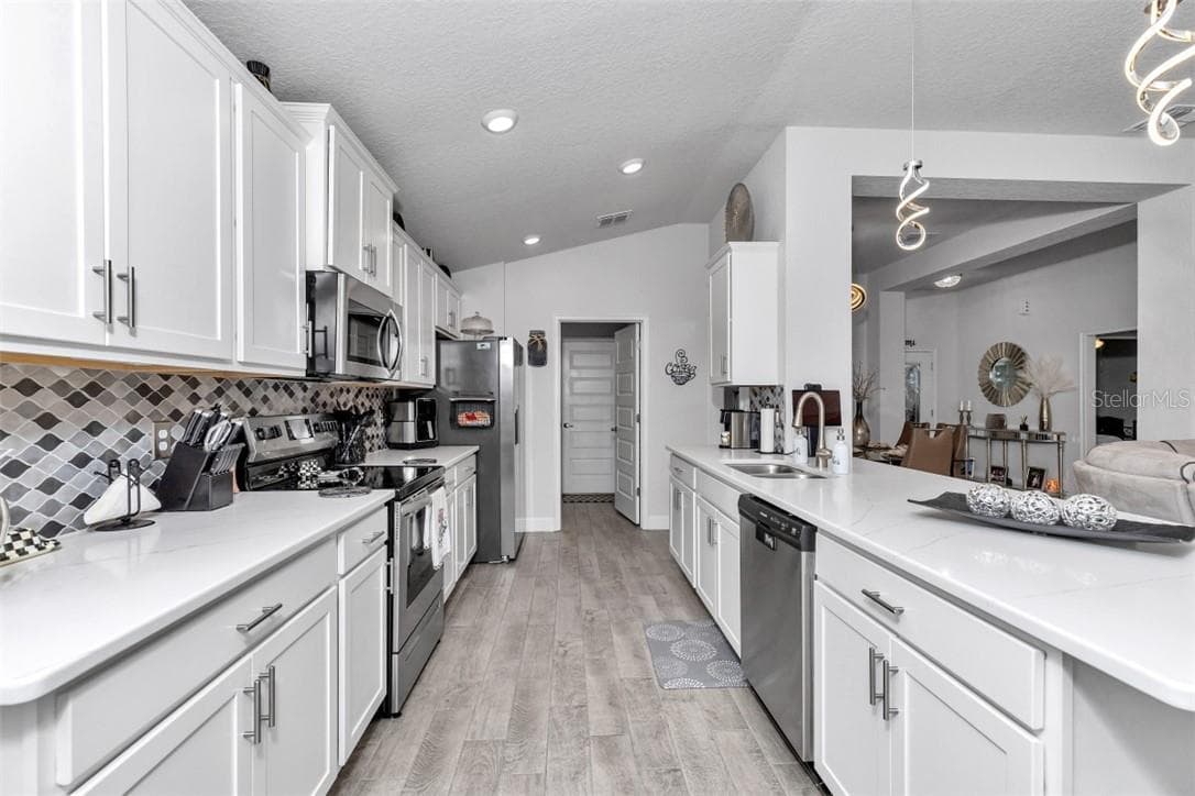 Single Family Residence at 657 W Twisted Oaks DR, BEVERLYHILLS FL 34465, Beverly Hills, photo 13 of 24