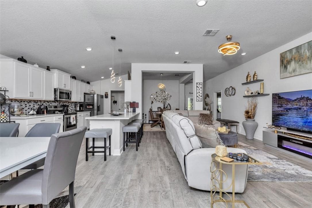 Single Family Residence at 657 W Twisted Oaks DR, BEVERLYHILLS FL 34465, Beverly Hills, photo 14 of 24