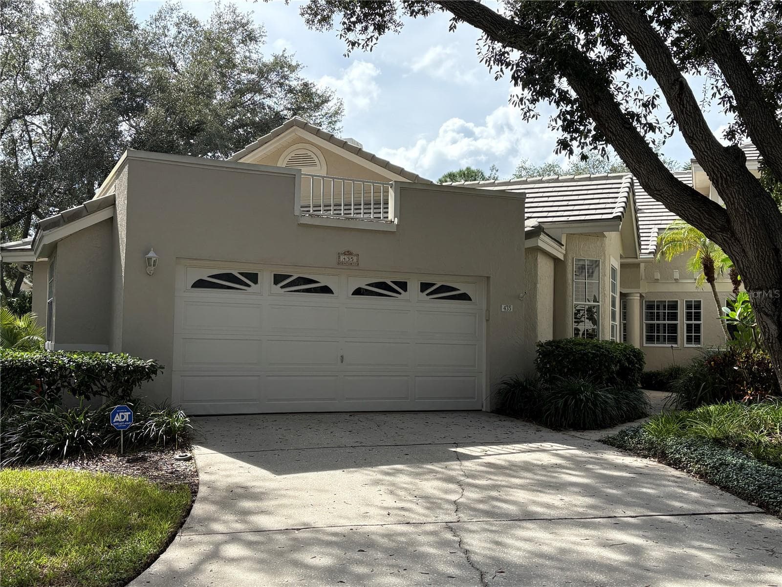 435 DATE PALM CT NE