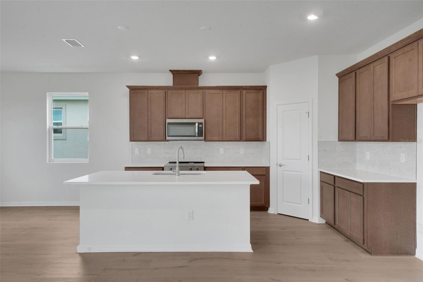 Single Family Residence at 7831 GLEN LILY PL, PARRISH, photo 10 of 45