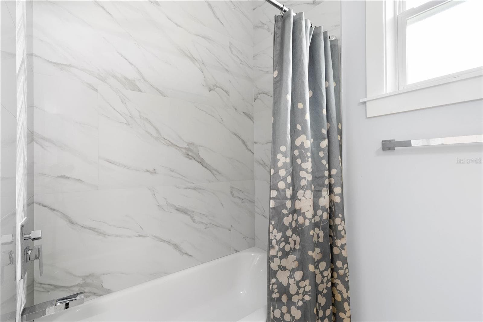 Guest bath - 2 ROBIN PL, PALM COAST