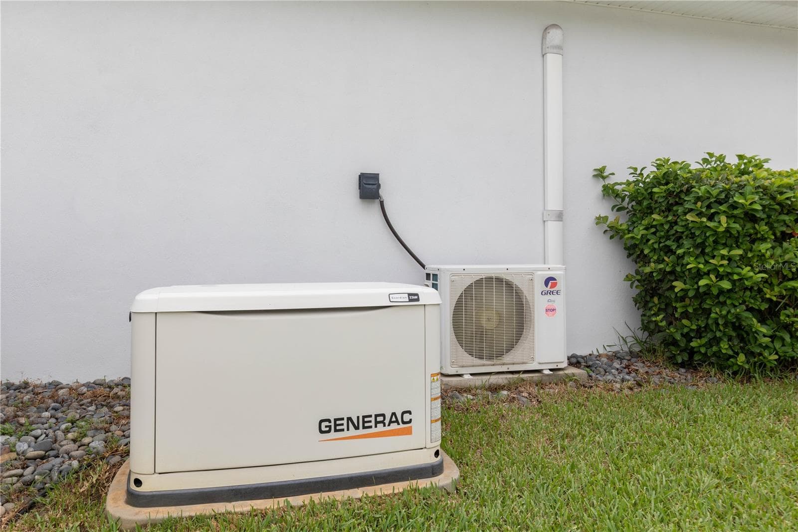 22 kW Generac back up generator - 2 ROBIN PL, PALM COAST