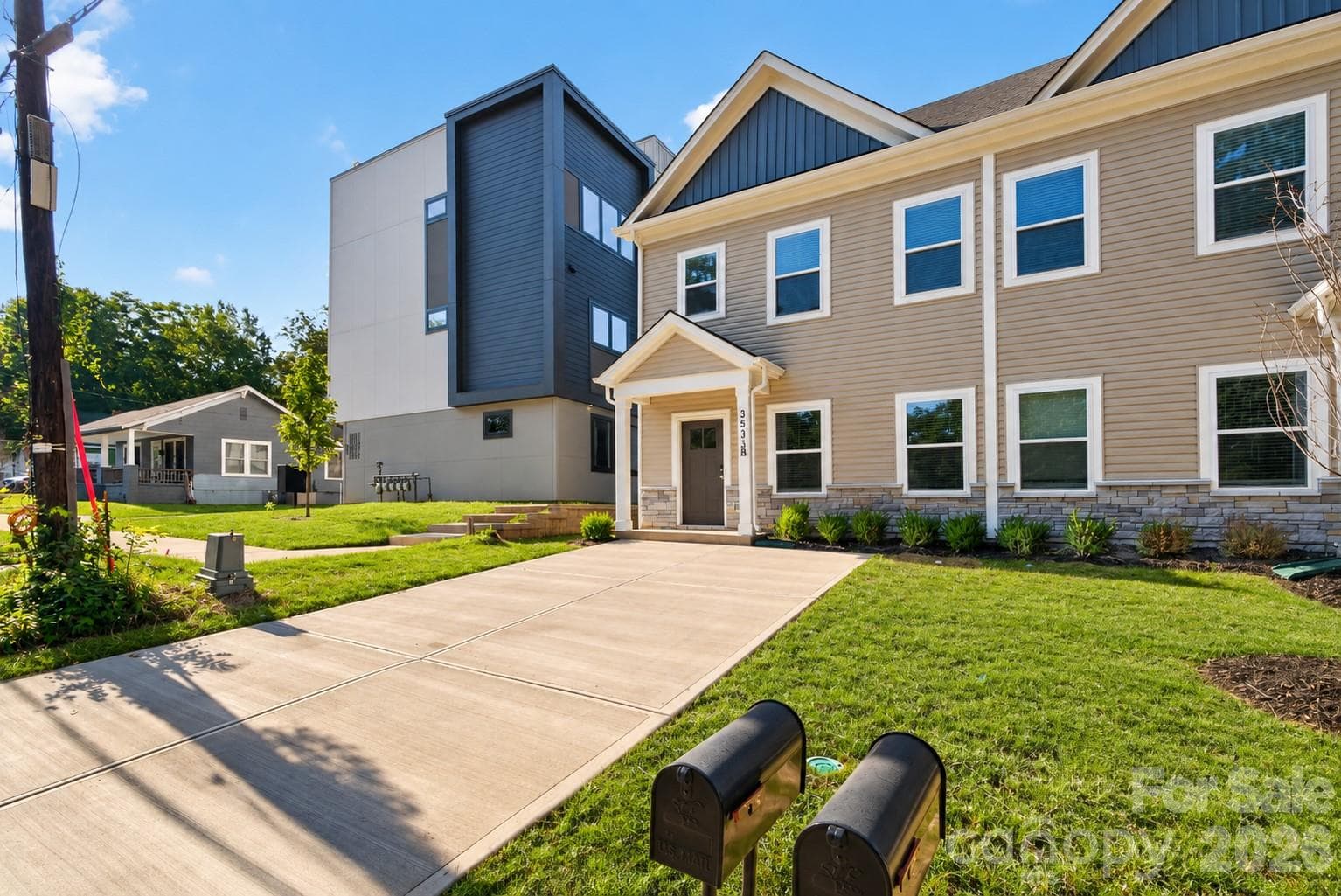 Townhouse at 3533 Avalon Avenue, Charlotte, photo 2 of 25