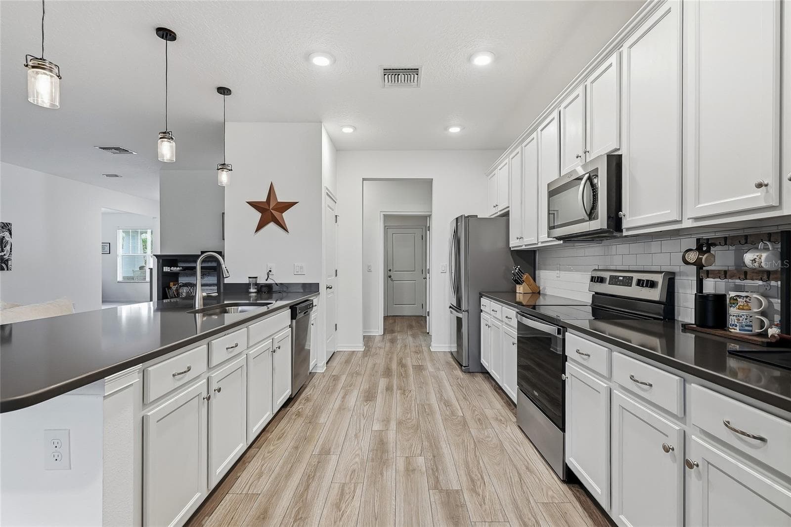 Single Family Residence at 5311 GAVELLA CV, PALMETTO, photo 16 of 54