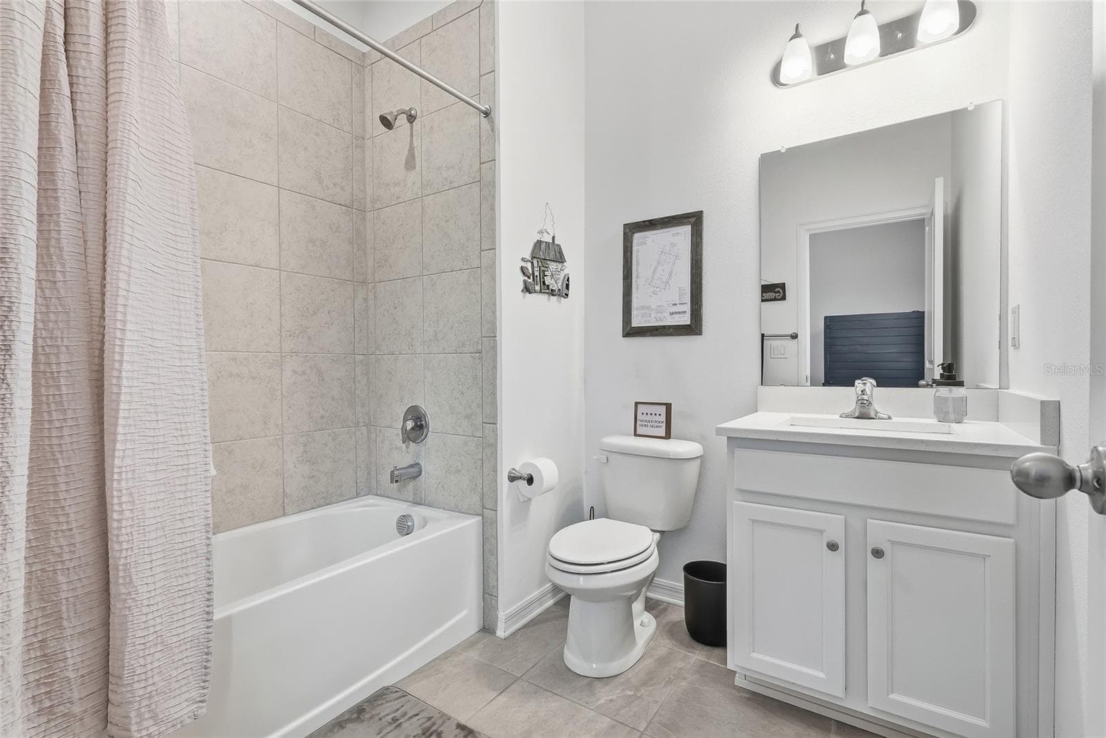 Single Family Residence at 5311 GAVELLA CV, PALMETTO, photo 39 of 54