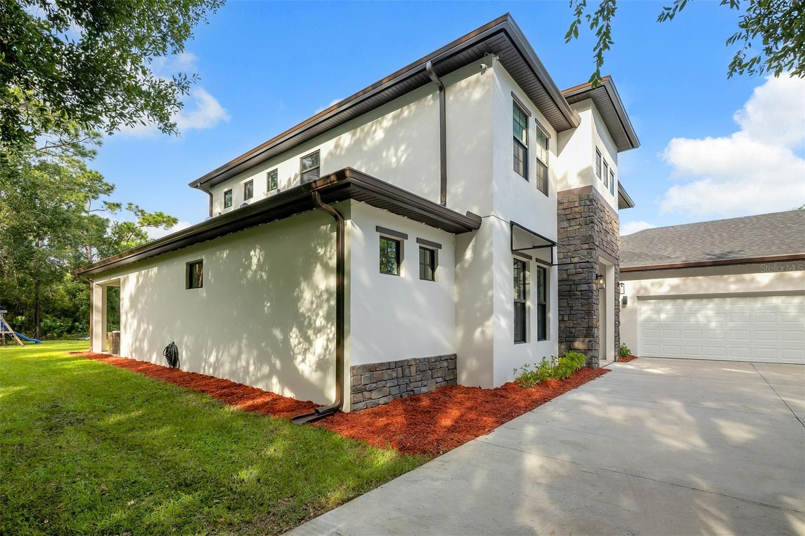 Single Family Residence at 19811 MARDI GRAS ST, ORLANDO, photo 3 of 48