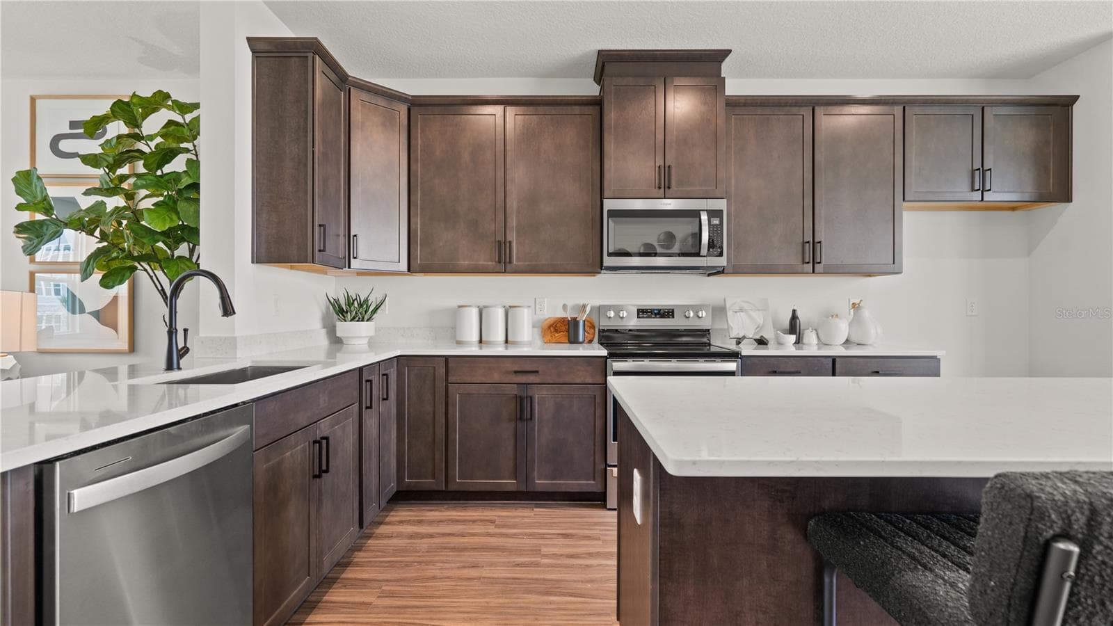 Townhouse at 15231 GROVESIDE RD, WINTER GARDEN, photo 2 of 41