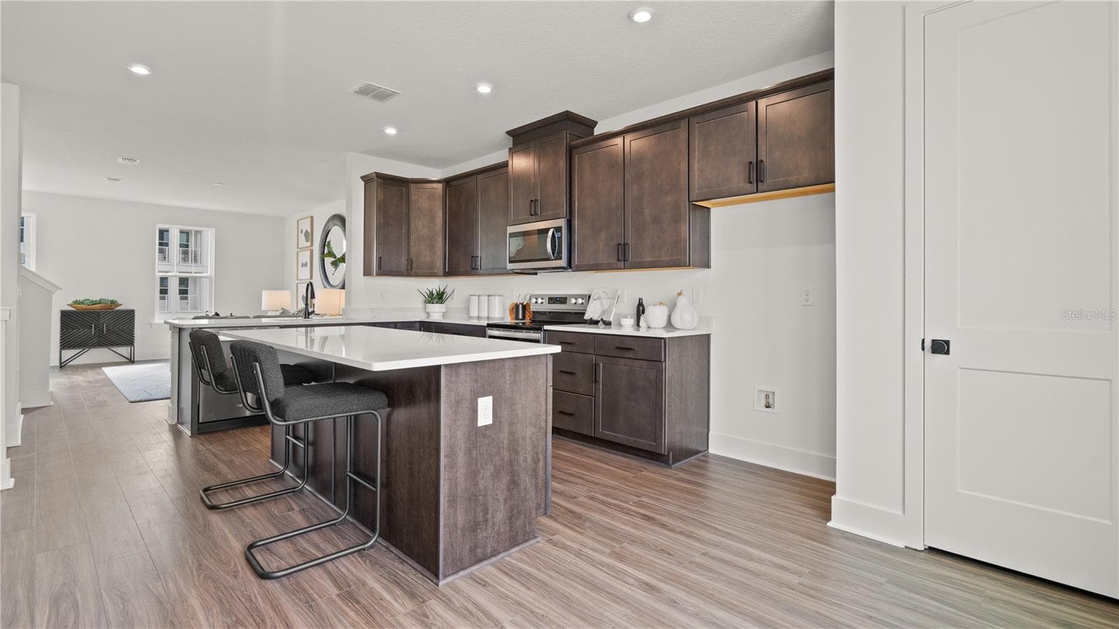 Townhouse at 15231 GROVESIDE RD, WINTER GARDEN, photo 6 of 41