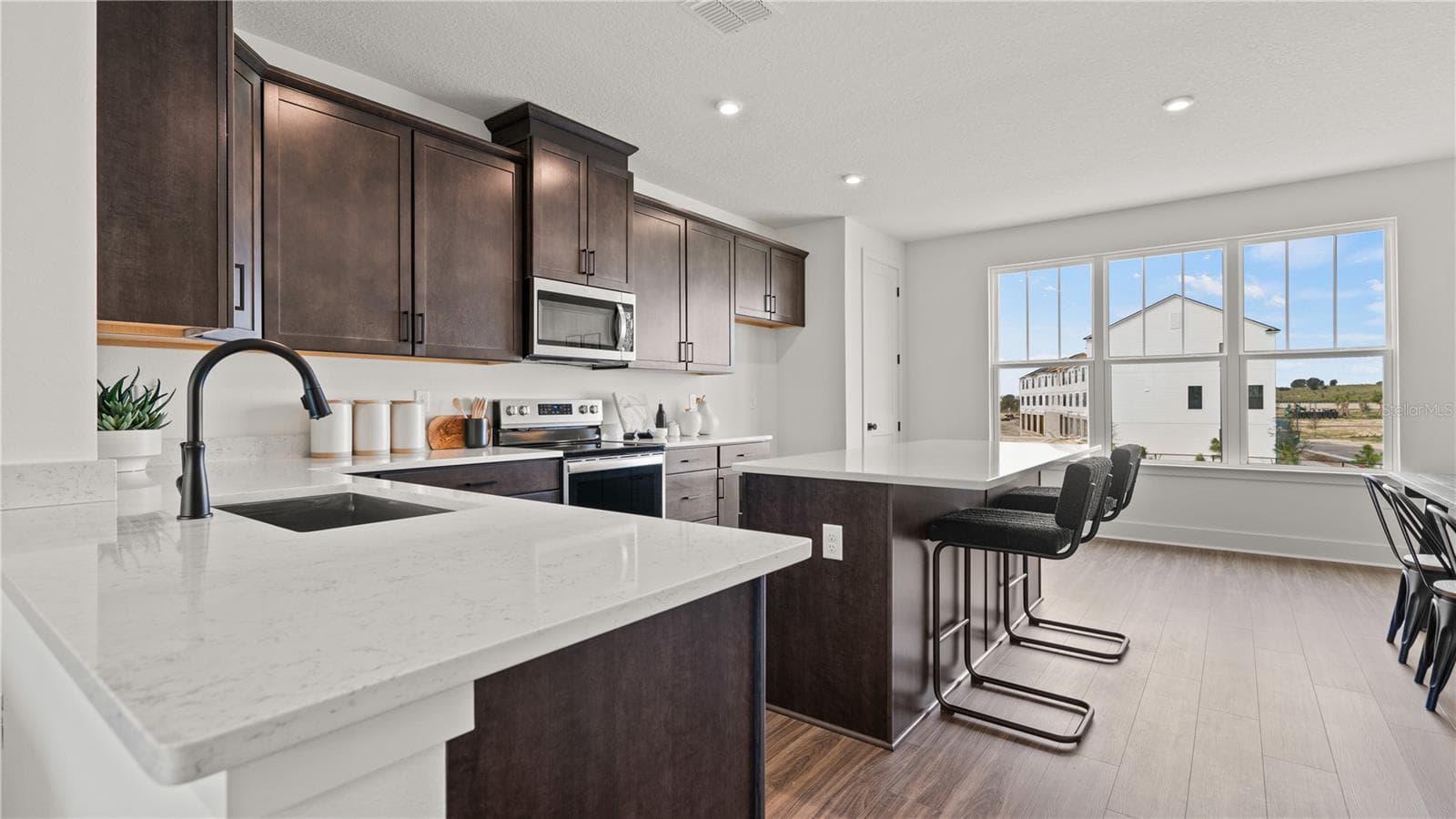 Townhouse at 15231 GROVESIDE RD, WINTER GARDEN, photo 11 of 41