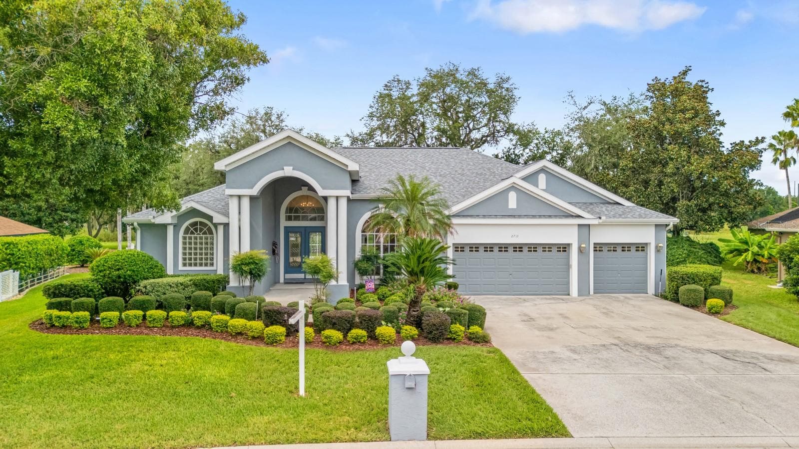 2713 CLUBHOUSE DR