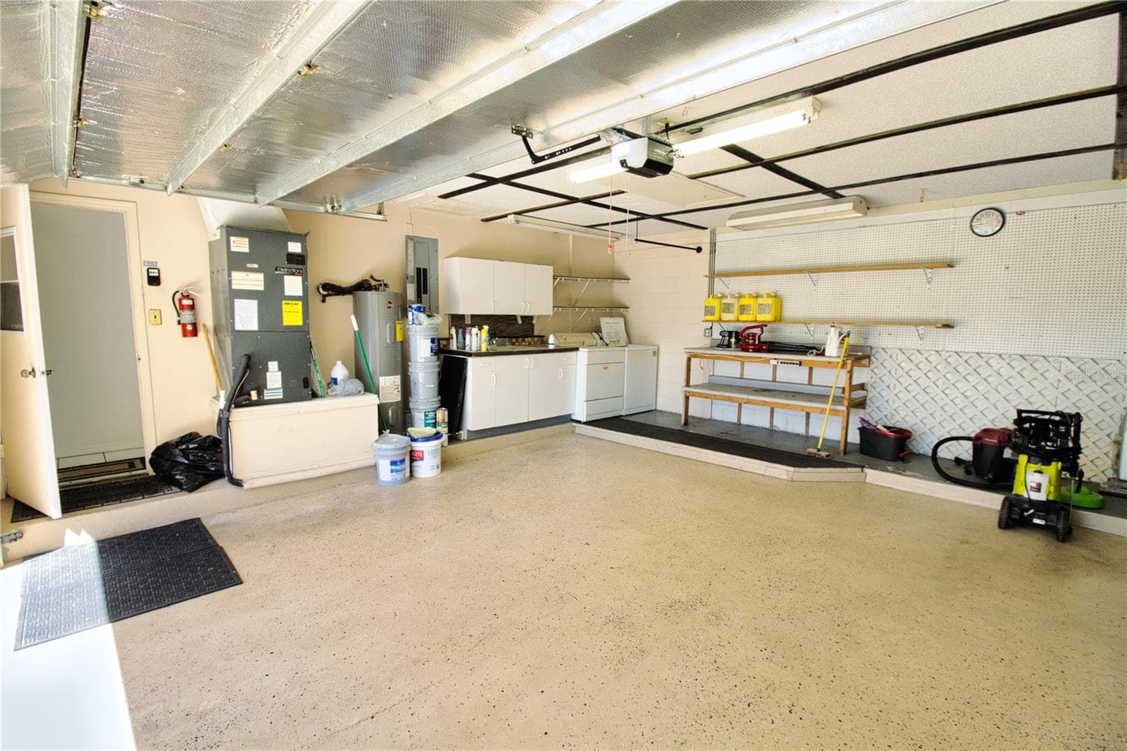Garage (Left) - 5029 MAUI CIR, ORLANDO