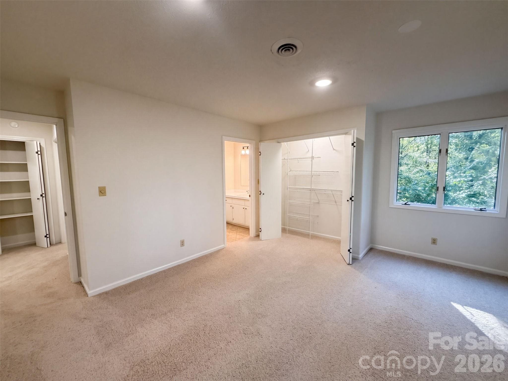 Single Family Residence at 1801 Dogwood Court, Fort Mill, photo 4 of 36