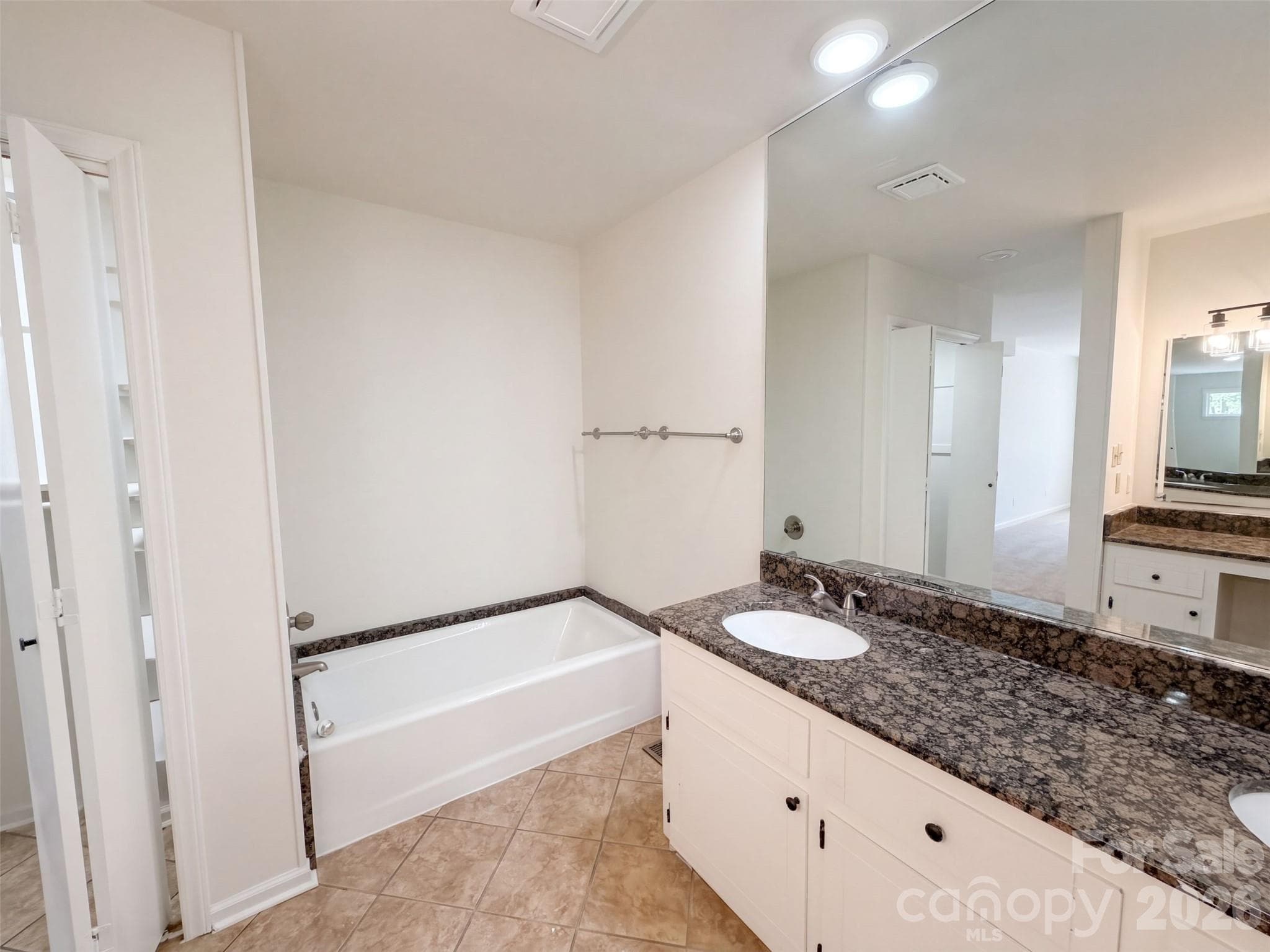 Single Family Residence at 1801 Dogwood Court, Fort Mill, photo 21 of 36