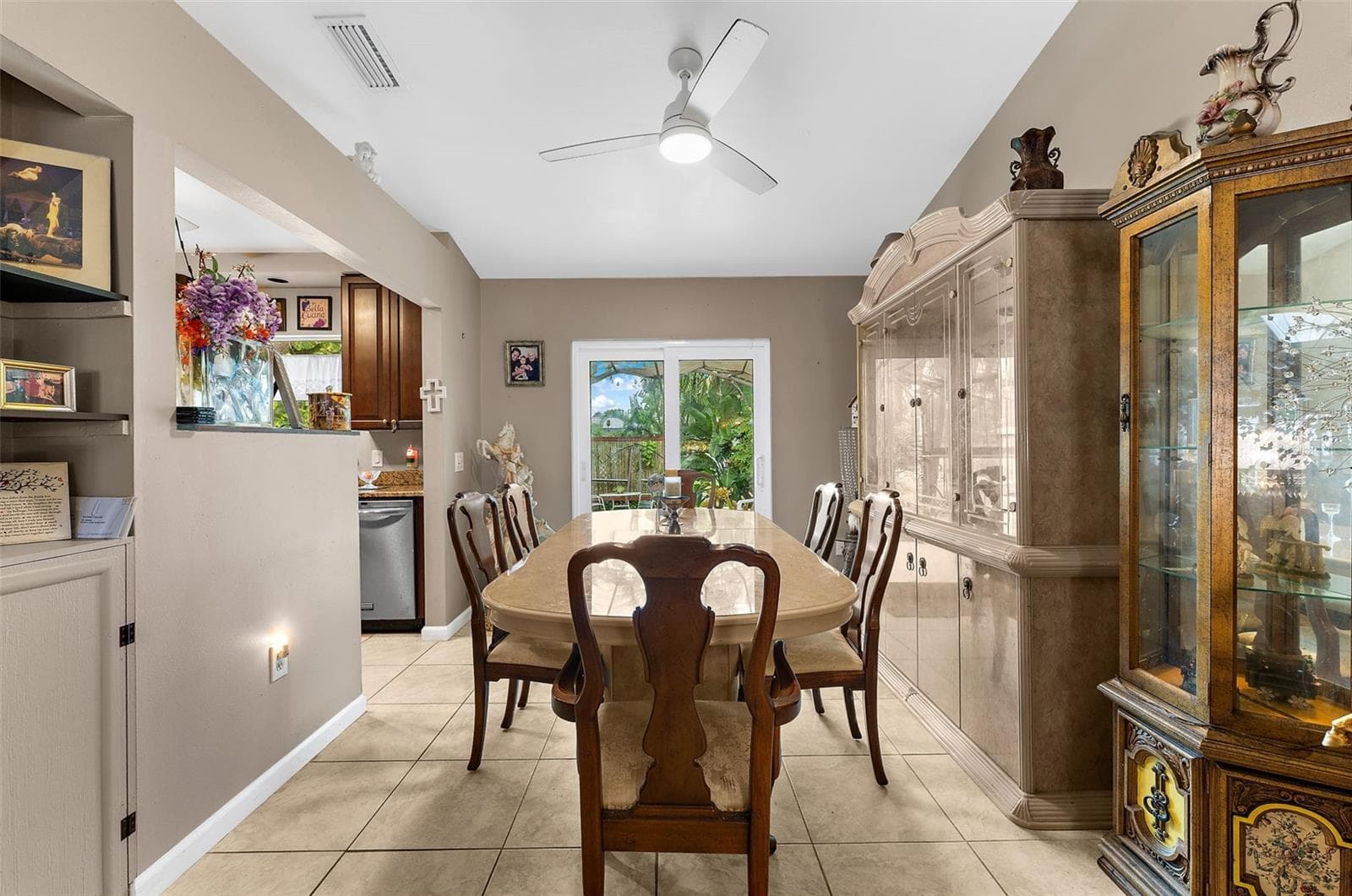 Single Family Residence at 620 BURKE RD, VENICE, photo 10 of 39