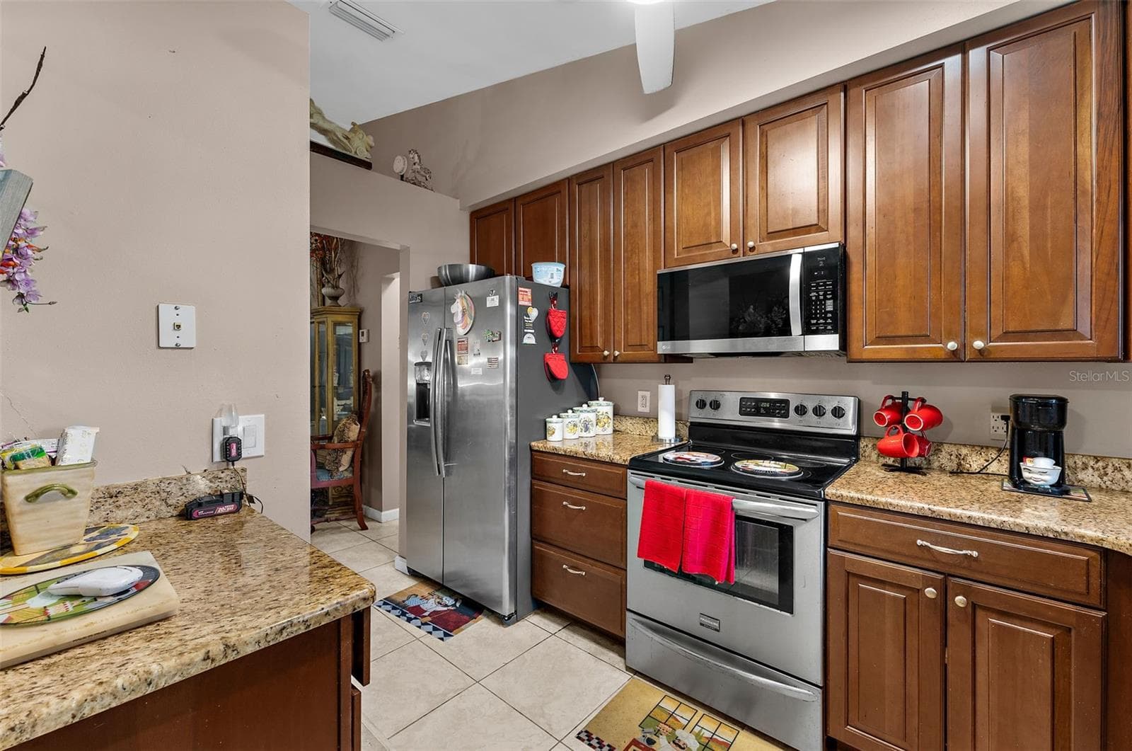 Single Family Residence at 620 BURKE RD, VENICE, photo 13 of 39