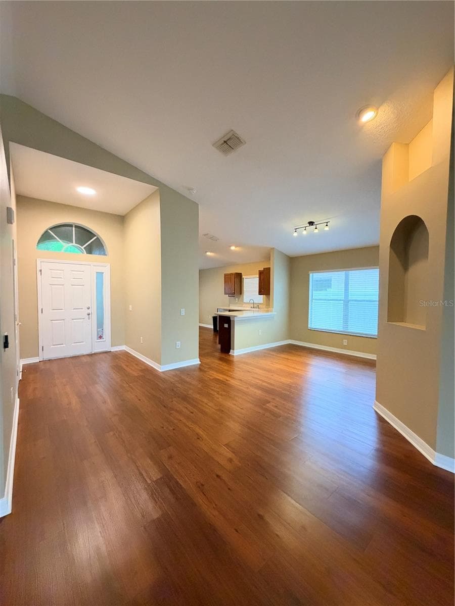 Entry Overview - 7516 TOWER BRIDGE DR, WESLEY CHAPEL