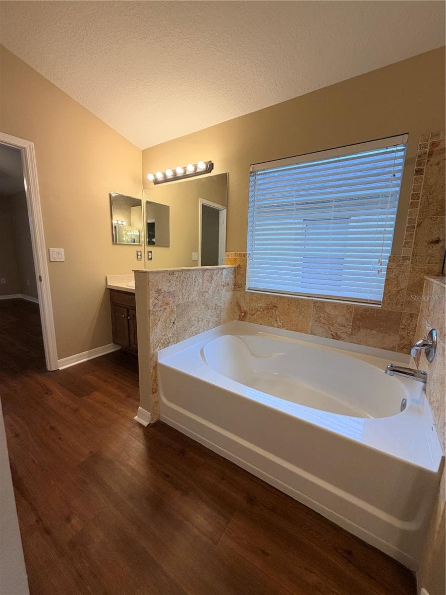 Primary En-Suite Bathroom - 7516 TOWER BRIDGE DR, WESLEY CHAPEL