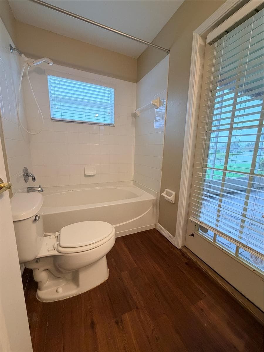 Guest Bathroom - 7516 TOWER BRIDGE DR, WESLEY CHAPEL