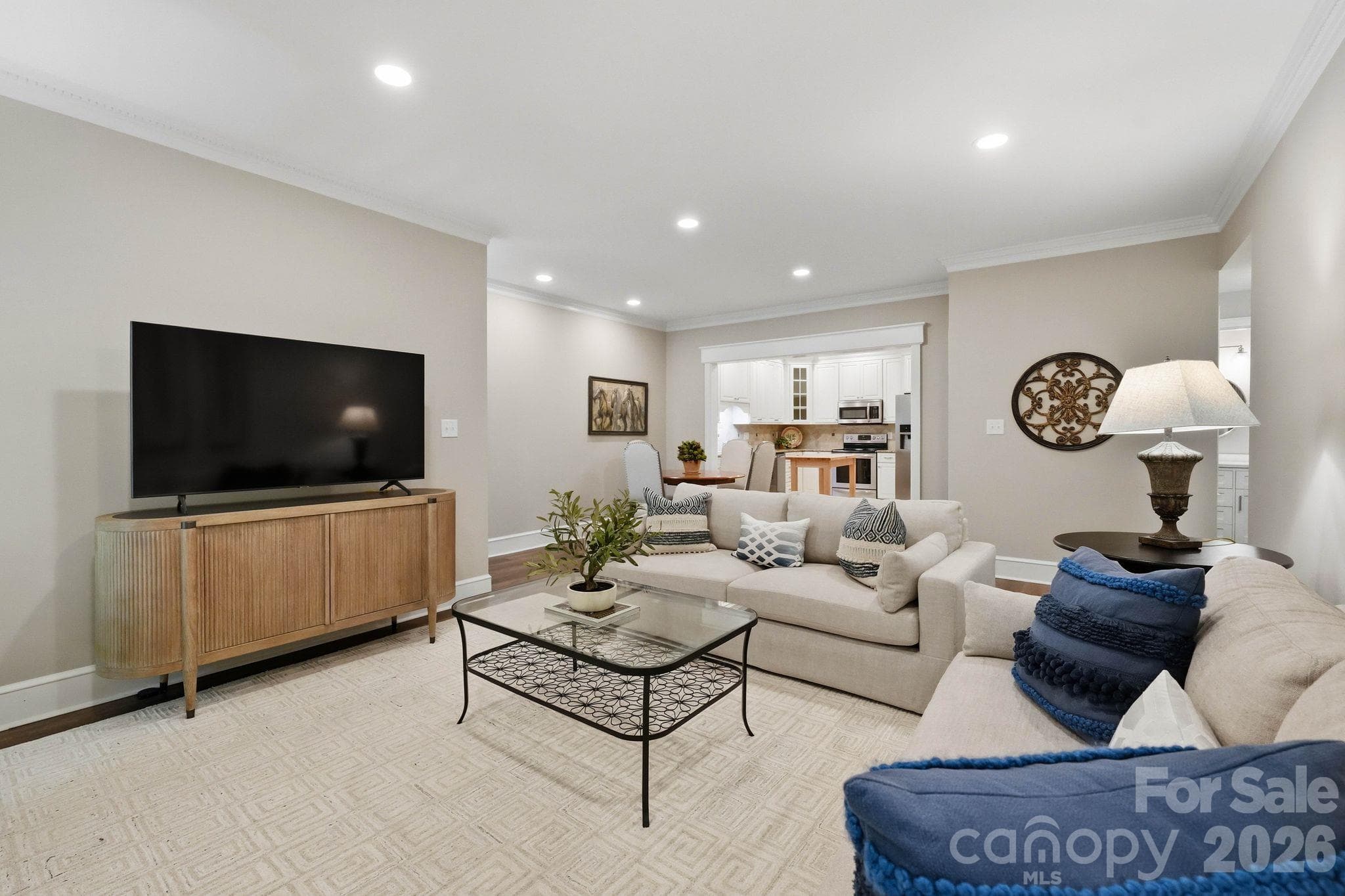 Condominium at 2432 Selwyn Avenue, Charlotte, photo 8 of 21