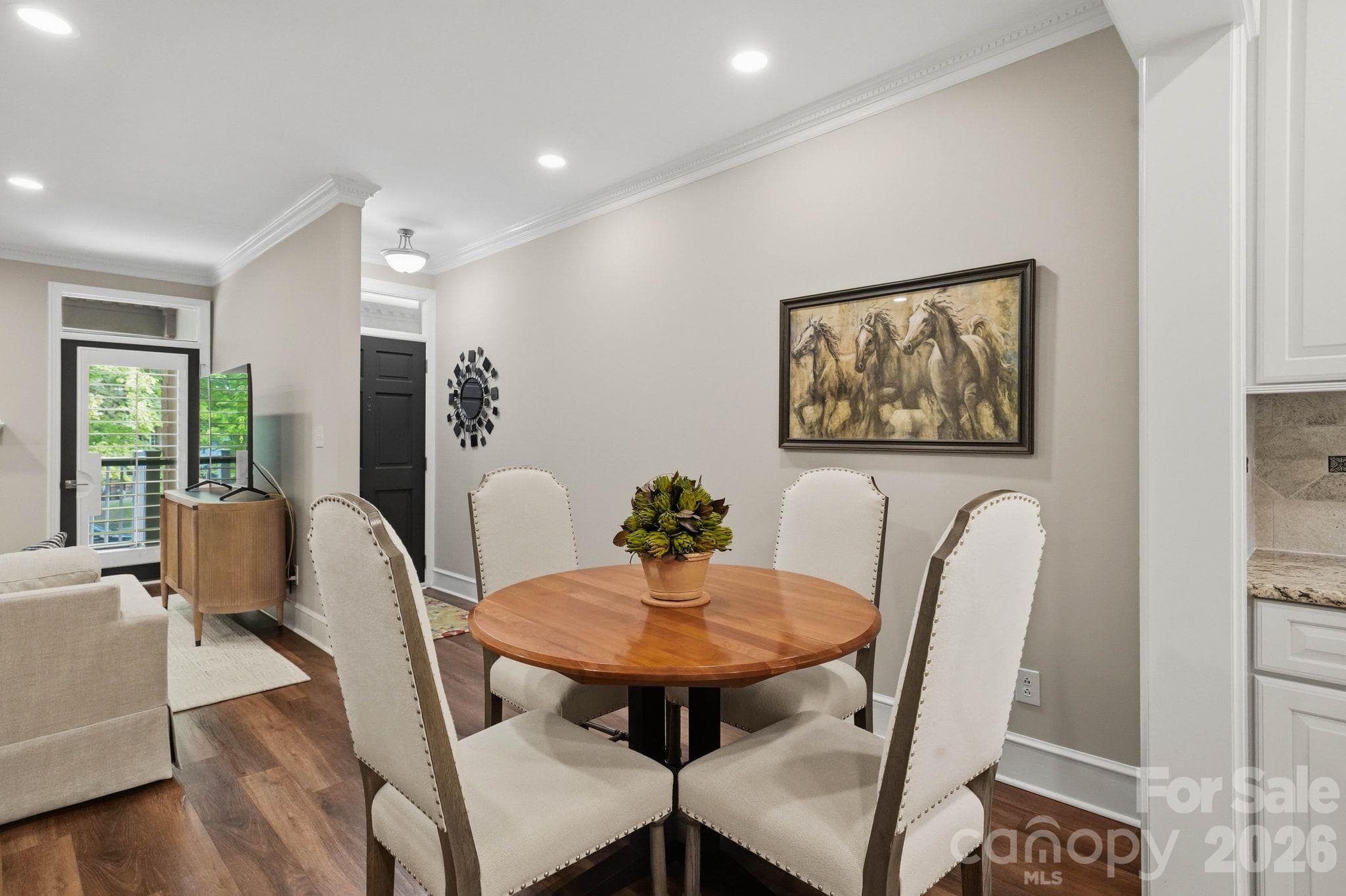 Condominium at 2432 Selwyn Avenue, Charlotte, photo 10 of 21