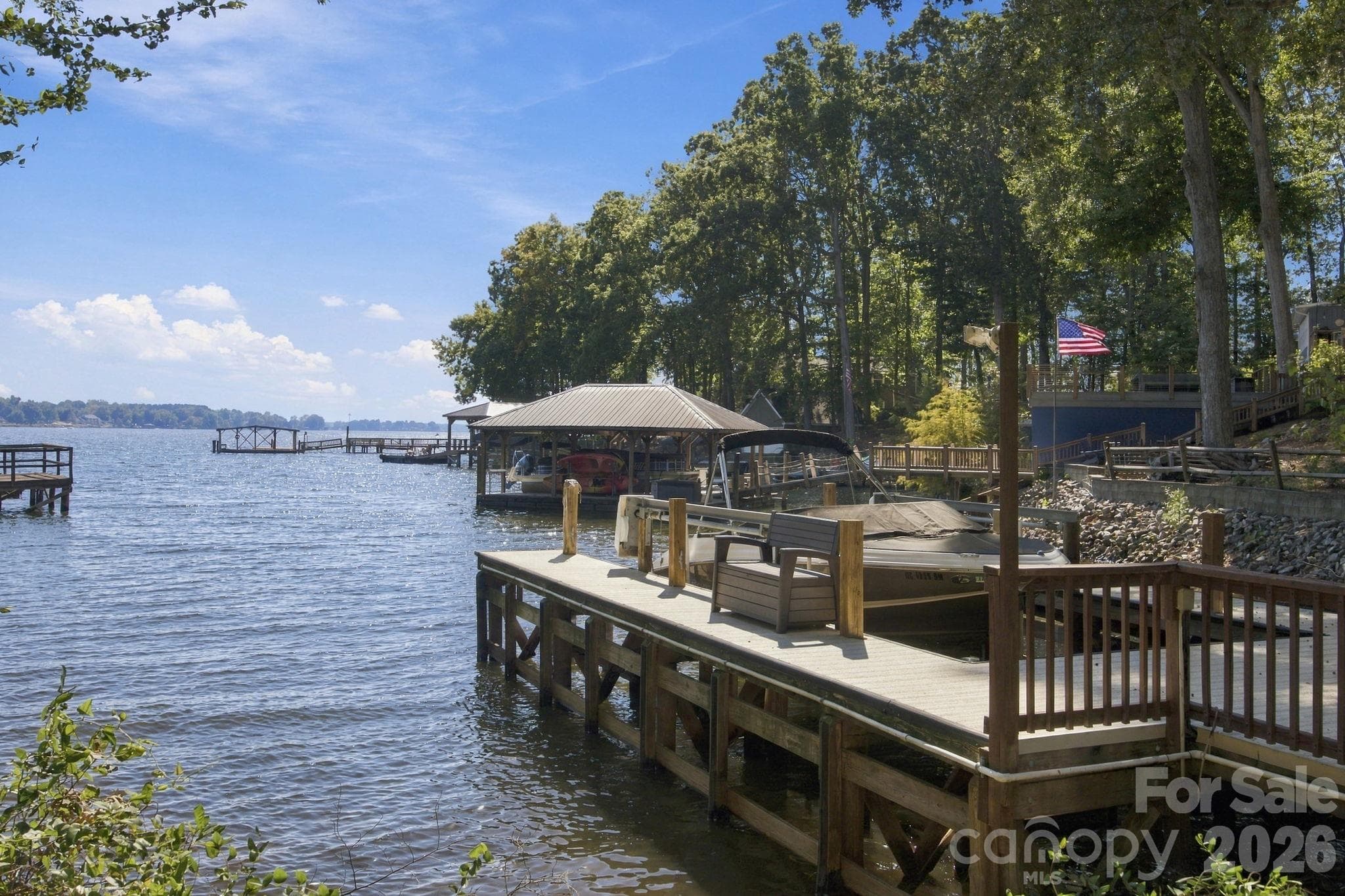 Stationary dock - 3774 Gordon Road, Terrell