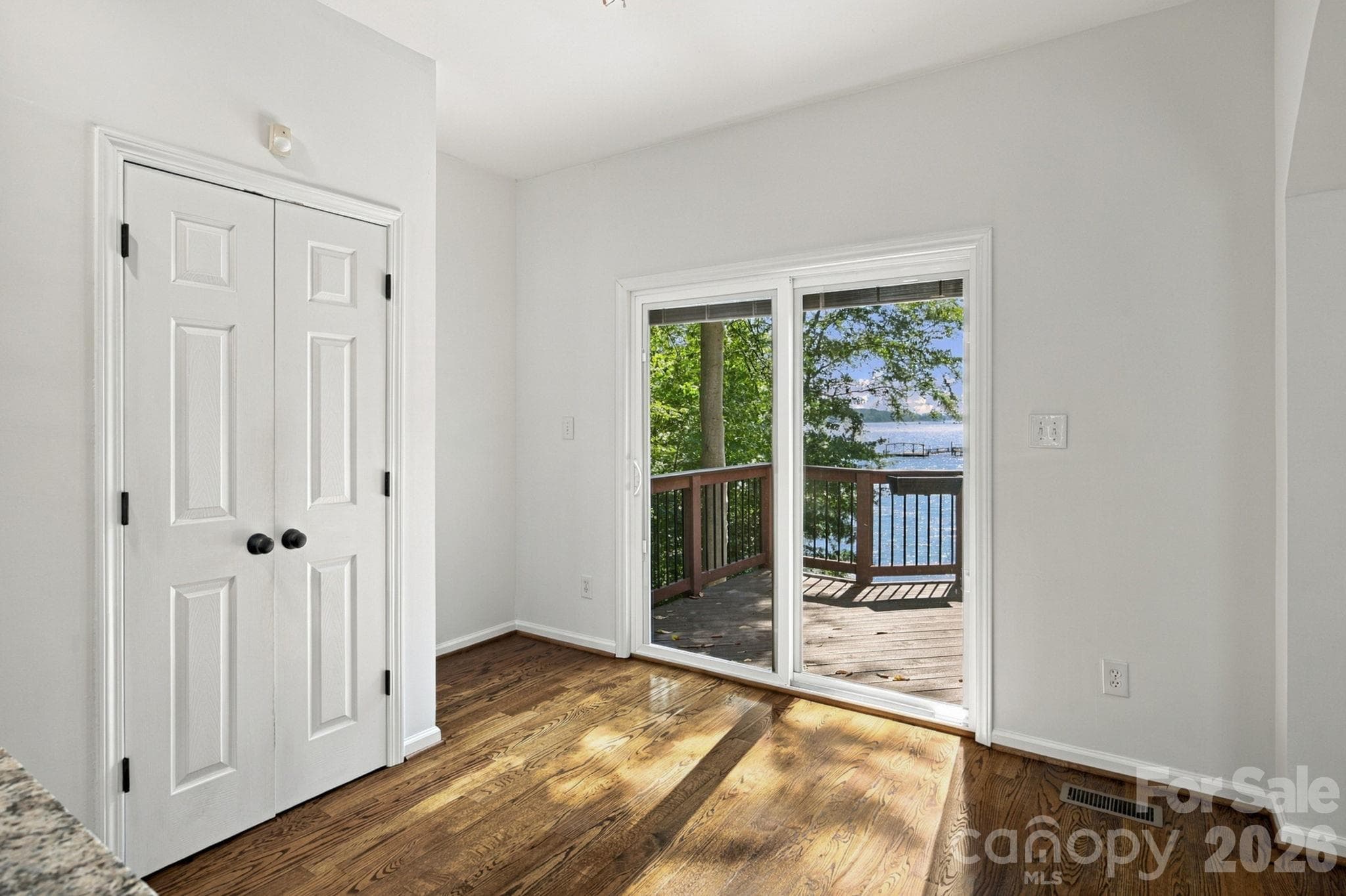 Spacious breakfast area with lake views - 3774 Gordon Road, Terrell