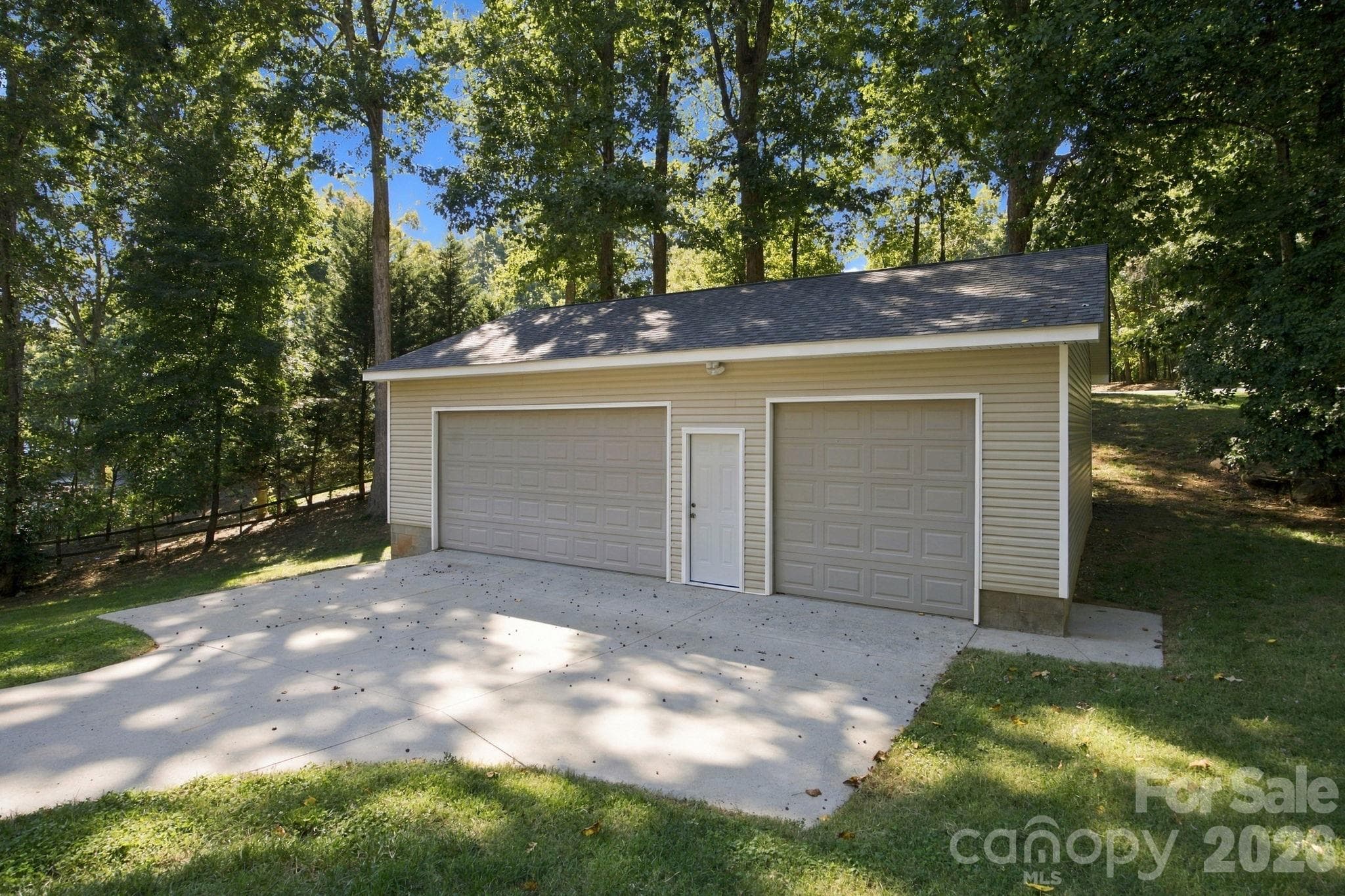 Detached 3 car garage - 3774 Gordon Road, Terrell