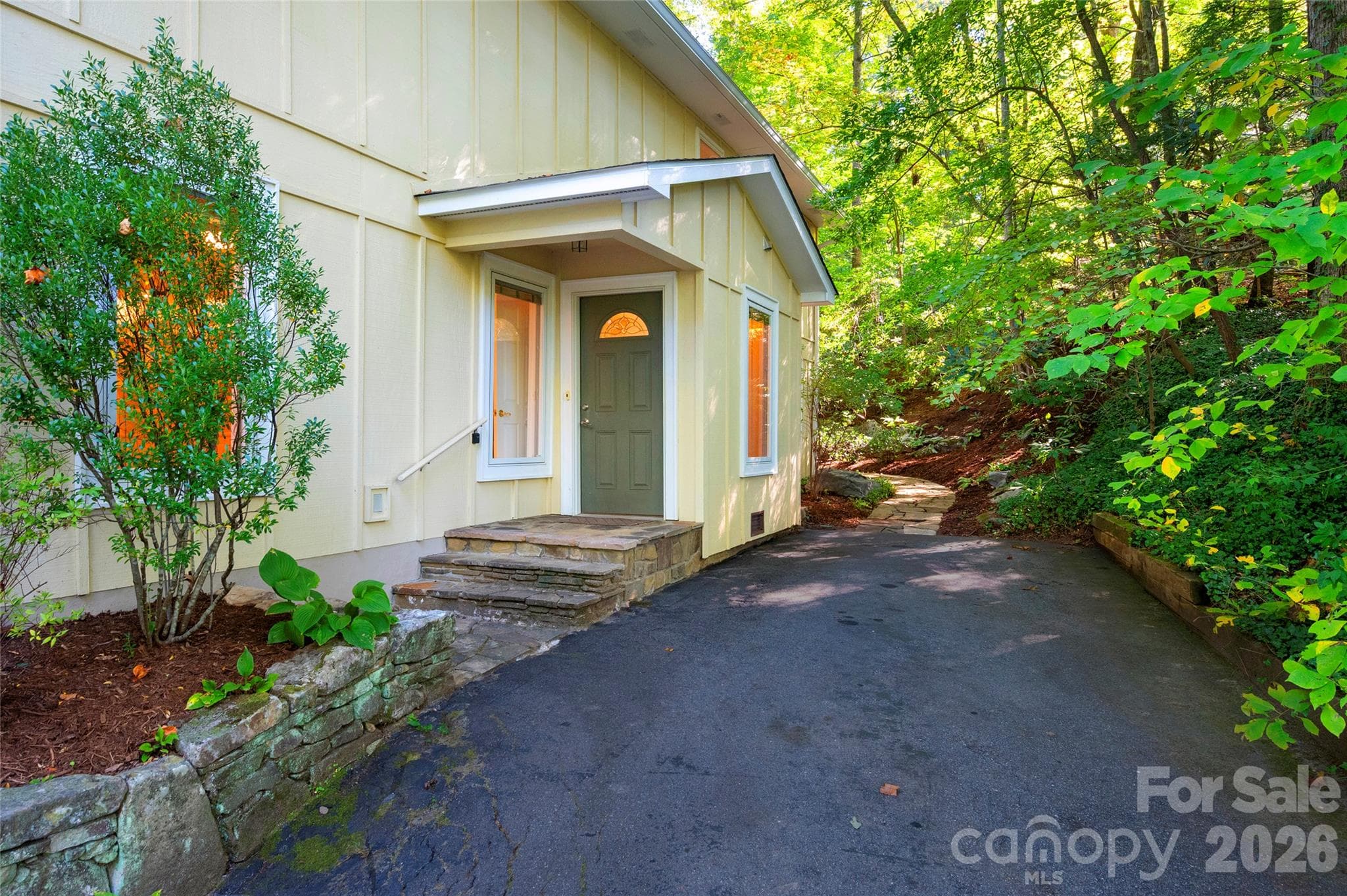 Main Entrance - 112 Rhododendron Avenue, Black Mountain